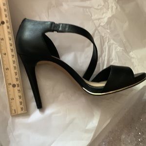 Kenneth Cole leather strappy shoes/heels, 6.5 black, never worn!